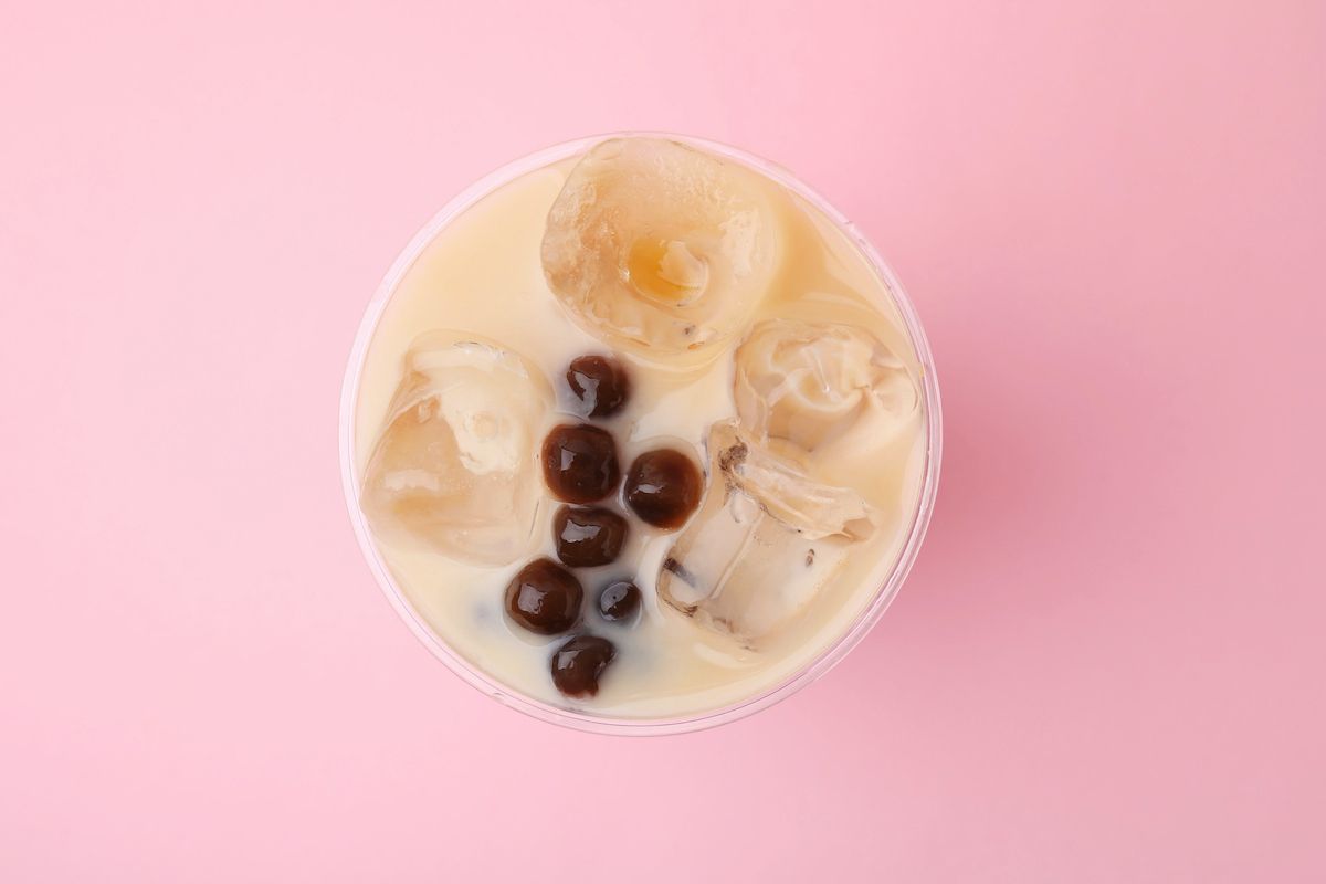 Milk bubble tea in plastic cup  (Getty Images / Olga Yastremska)